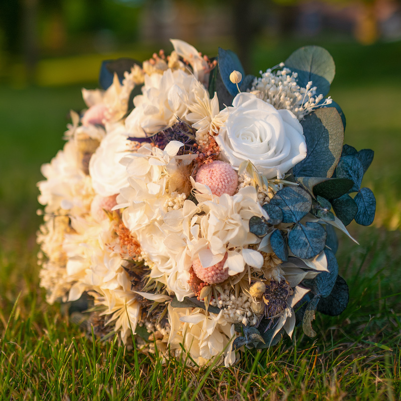 Bouquet de mariée en fleurs séchées à Lille